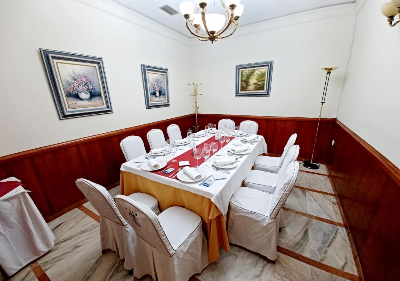 Hotel Santa Cecilia Сиудад Реал Екстериор снимка