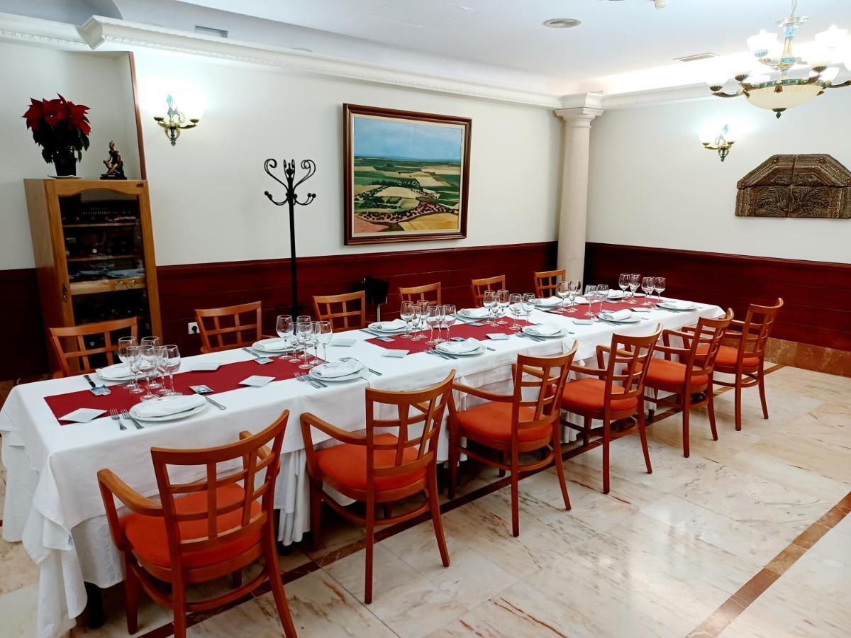 Hotel Santa Cecilia Сиудад Реал Екстериор снимка