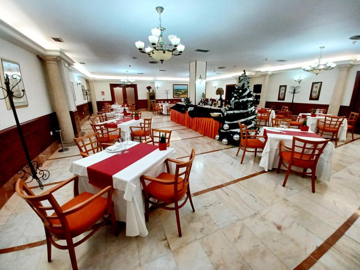 Hotel Santa Cecilia Сиудад Реал Екстериор снимка
