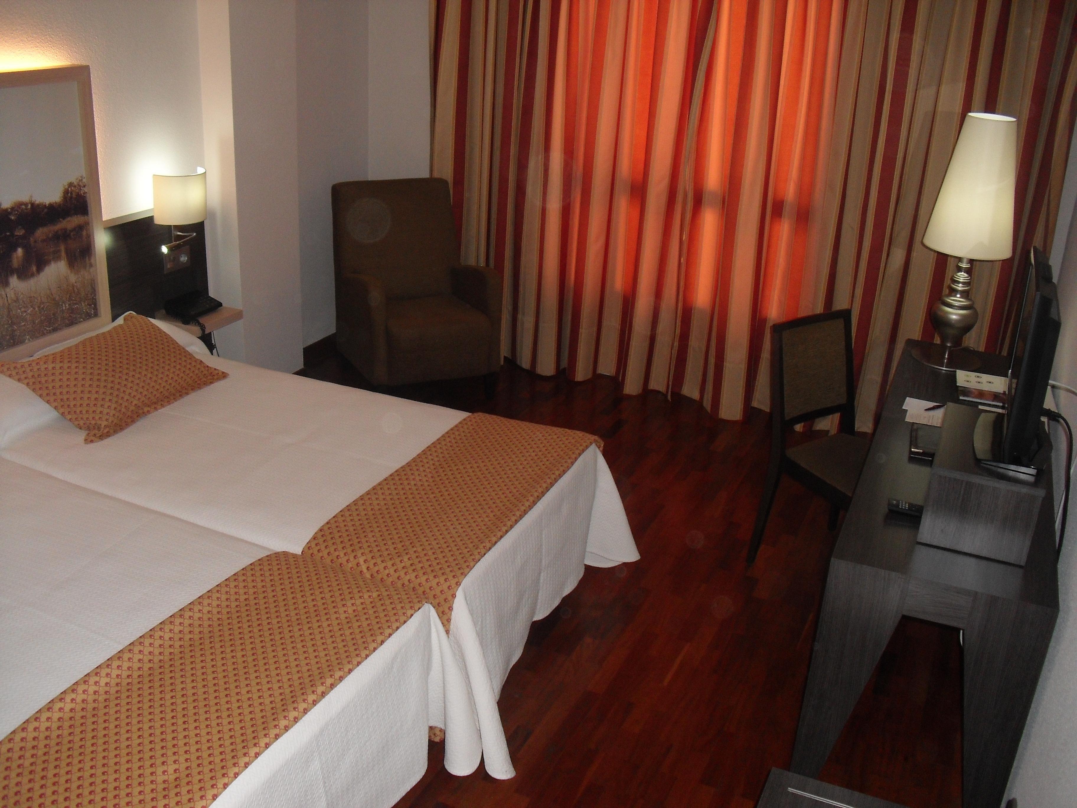 Hotel Santa Cecilia Сиудад Реал Екстериор снимка