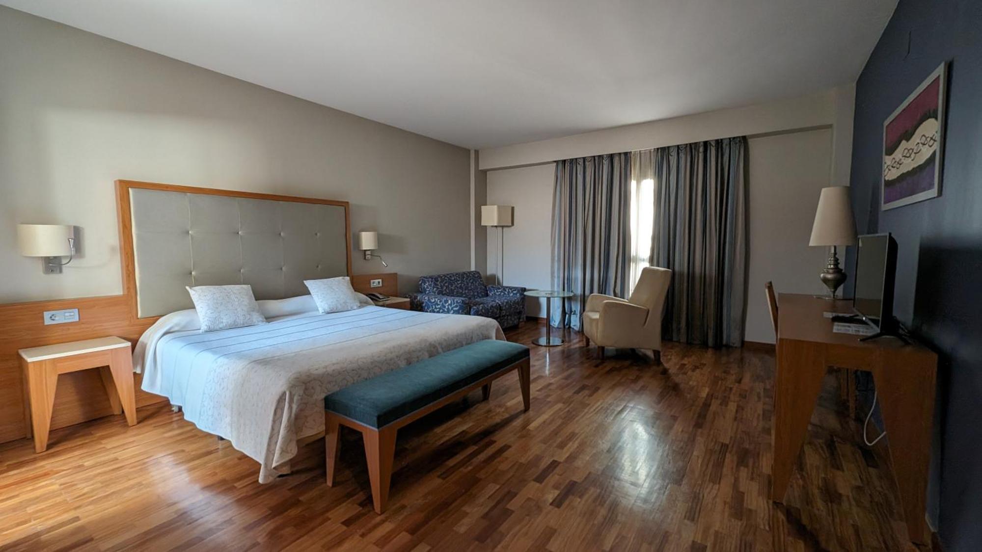 Hotel Santa Cecilia Сиудад Реал Екстериор снимка