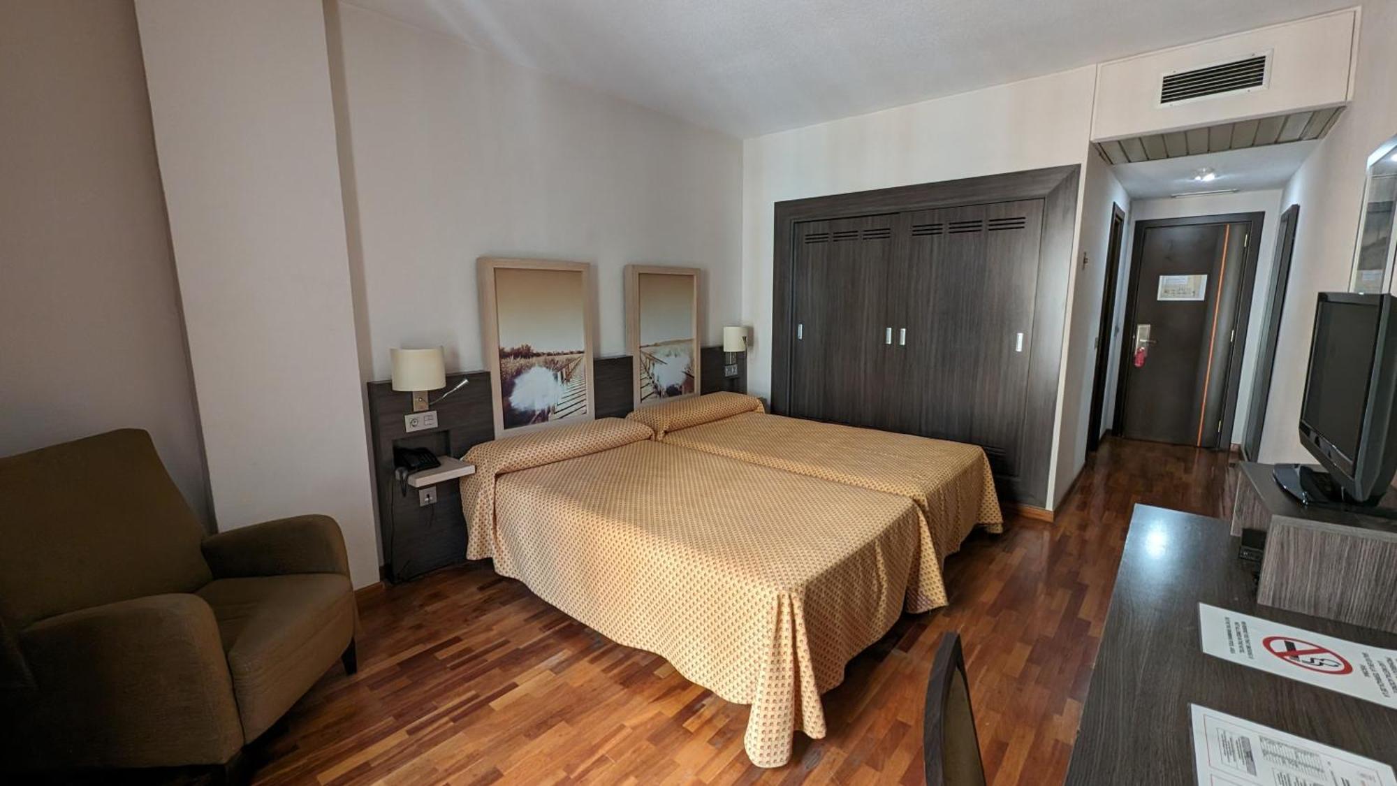 Hotel Santa Cecilia Сиудад Реал Екстериор снимка